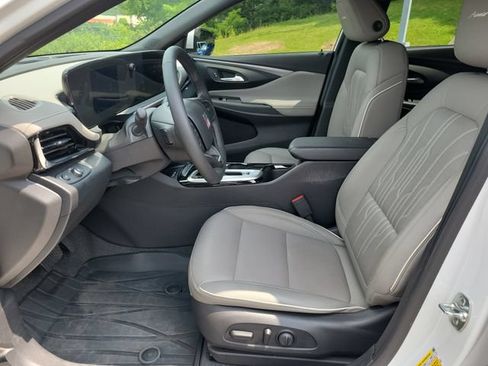Used 2025 Buick Envista Avenir FWD image 13