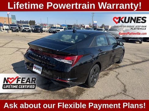 Used 2022 Hyundai Elantra SEL FWD image 10
