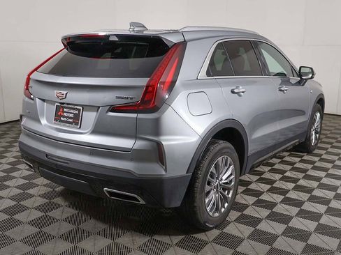 Used 2024 Cadillac XT4 Premium Luxury image 9