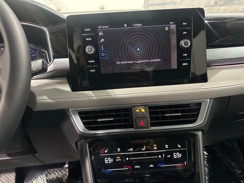 New 2026 Volkswagen Taos SEL AWD/4WD image 18