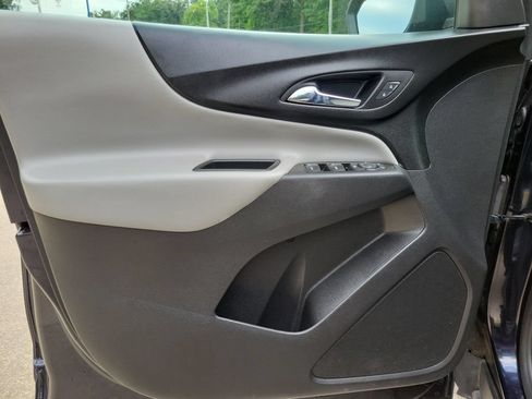 Used 2020 Chevrolet Equinox LS w/ LS Convenience Package FWD image 14