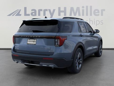 New 2026 Ford Explorer Active w/ Active Comfort Package image 8