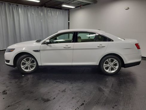 Used 2015 Ford Taurus SEL image 6