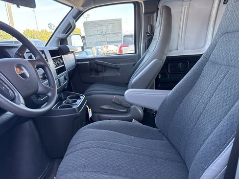 New 2025 GMC Savana 2500 Extended w/ Driver Convenience Package image 5