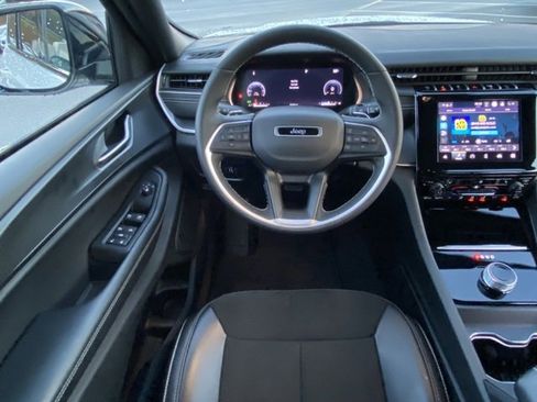 Used 2023 Jeep Grand Cherokee L Altitude image 27