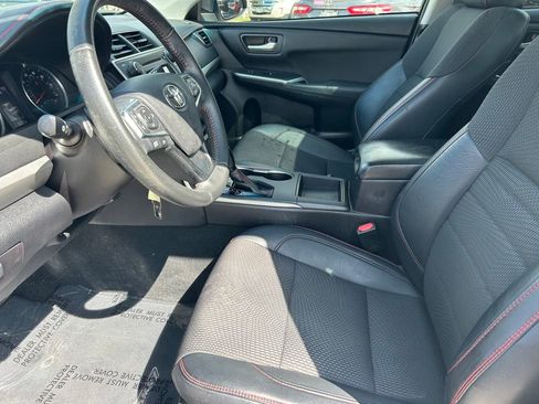 Used 2017 Toyota Camry SE image 11