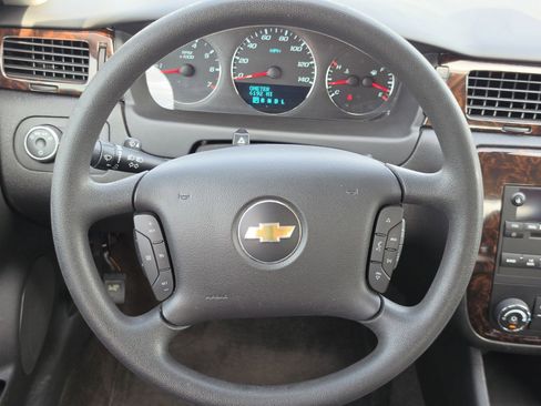 Used 2015 Chevrolet Impala LT w/ LT Sunroof Package FWD image 16