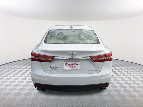 Used 2013 Toyota Avalon Limited image 16