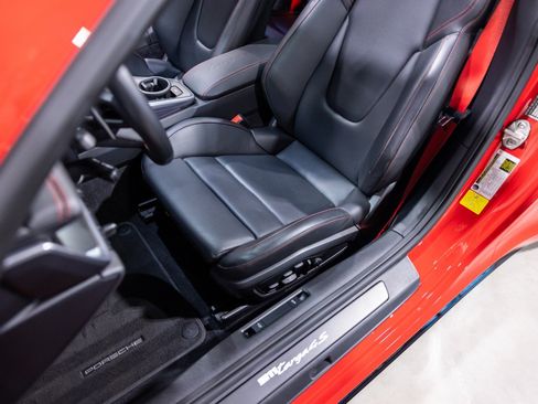 Used 2022 Porsche 911 Targa 4S AWD/4WD image 40