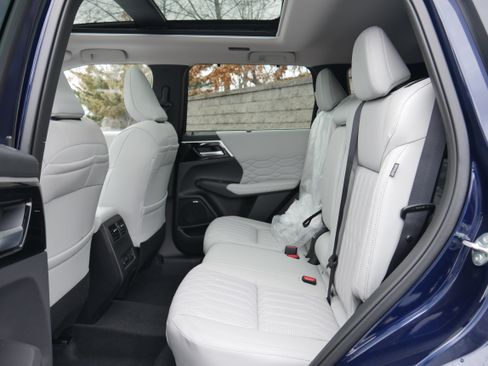 Used 2026 Mitsubishi Outlander SEL AWD/4WD image 14