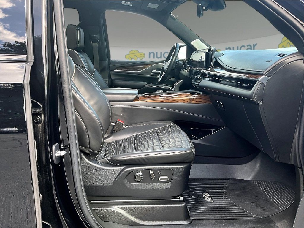 Used 2021 Cadillac Escalade Sport Platinum w/ LPO, Floor Liner Package AWD/4WD image 22