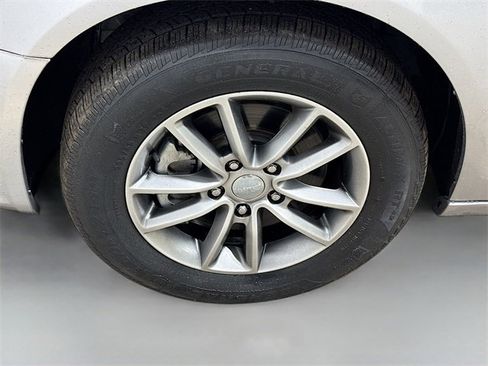 Used 2016 Dodge Grand Caravan SE image 30