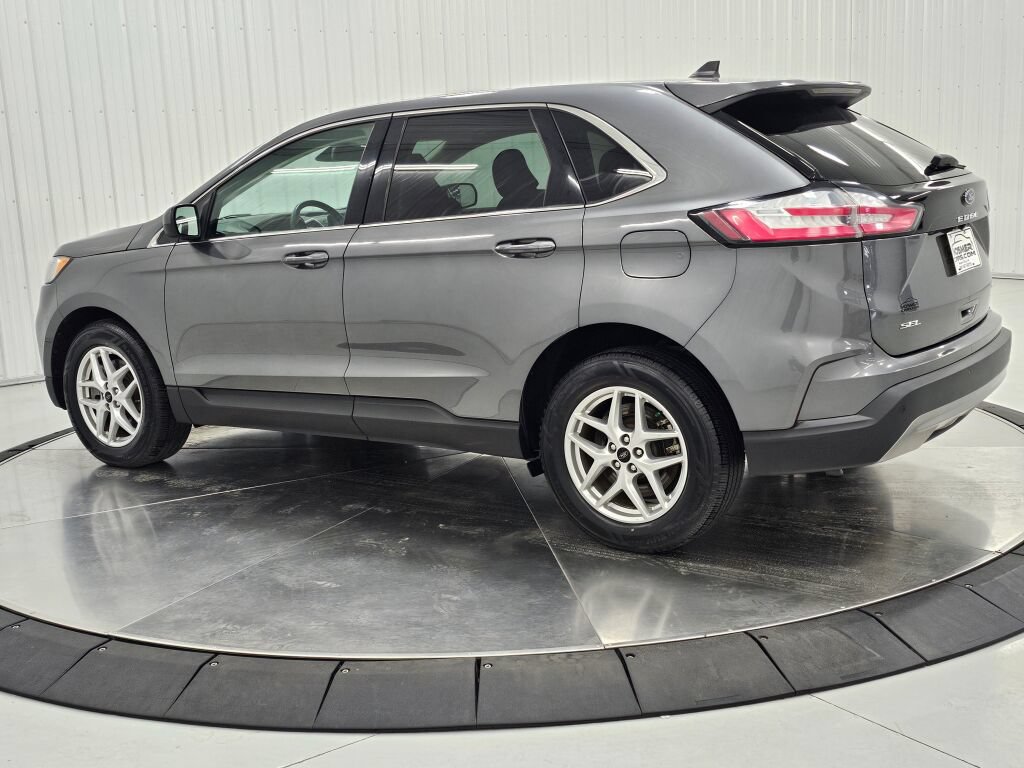 Used 2024 Ford Edge SEL w/ Convenience Package AWD/4WD image 3