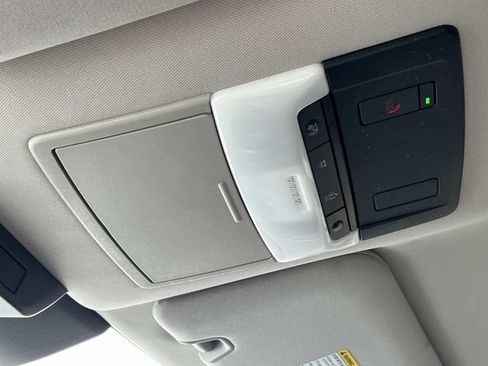 Used 2025 Nissan Pathfinder SV AWD/4WD image 34