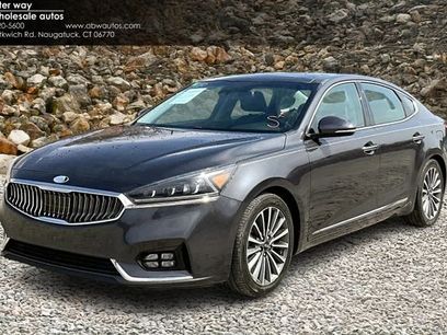 Used 2017 Kia Cadenza Technology