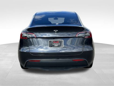 Used 2024 Tesla Model Y 2WD image 4