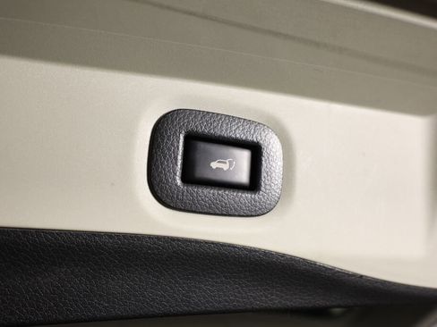 Used 2017 Nissan Rogue SL image 19