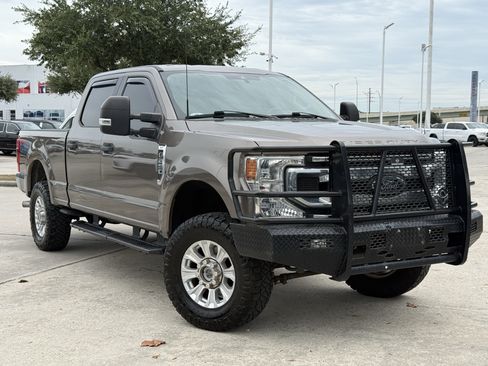 Used 2021 Ford F250 XLT w/ XLT Value Package AWD/4WD image 2