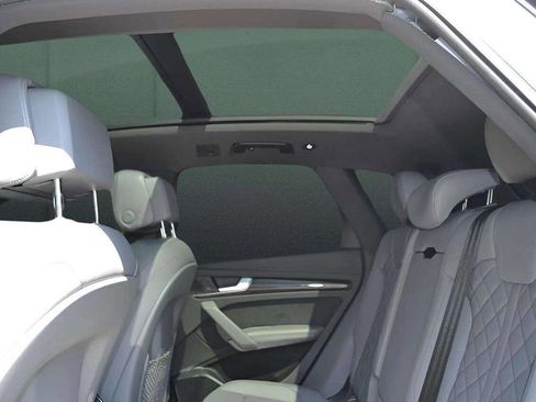 Used 2018 Audi SQ5 Premium Plus w/ Navigation Package image 20