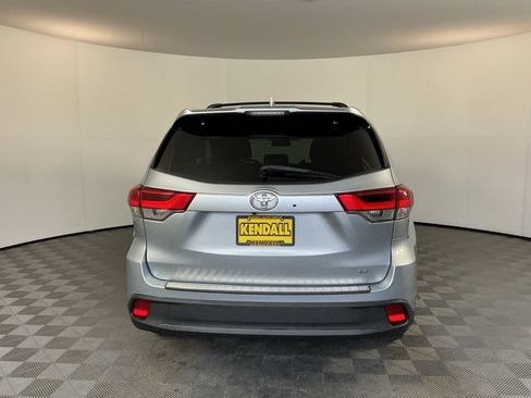 Used 2017 Toyota Highlander Plus AWD/4WD image 6