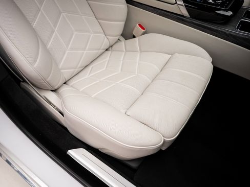 Used 2024 BMW i7 xDrive60 image 63