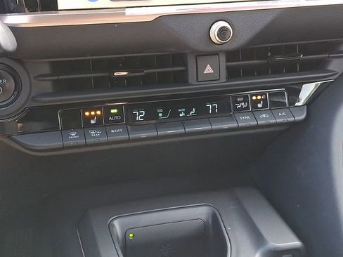 Used 2023 Toyota Crown AWD/4WD image 17