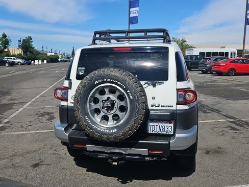 Used 2013 Toyota FJ Cruiser 4WD w/ Convenience Pkg image 7