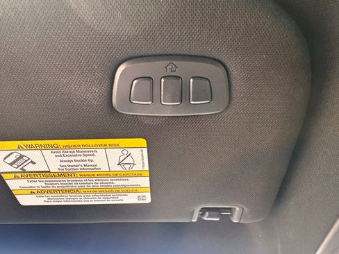 Used 2017 Ford F150 Lariat w/ Equipment Group 502A Luxury AWD/4WD image 9