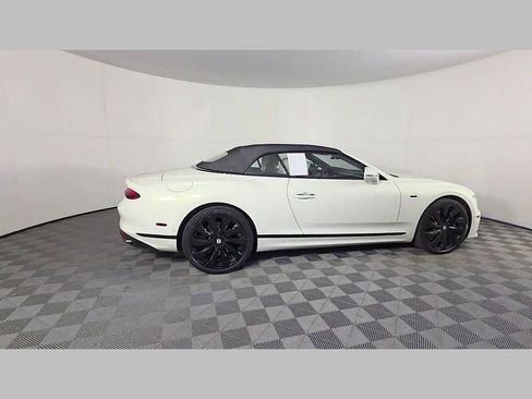 Used 2025 Bentley Continental GTC AWD/4WD image 37