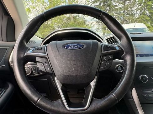 Used 2020 Ford Edge SEL w/ Cold Weather Package AWD/4WD image 16
