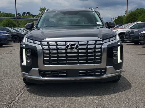 Used 2024 Hyundai Palisade Calligraphy FWD image 2