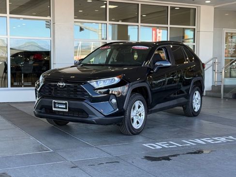 Used 2019 Toyota RAV4 XLE image 2