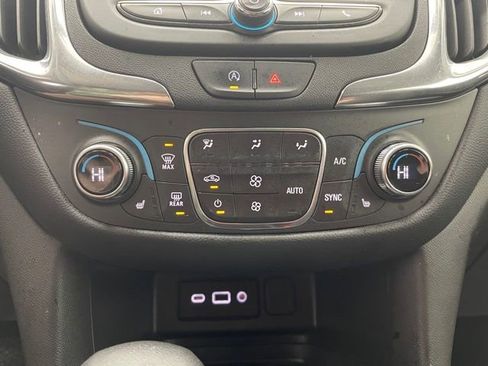 Certified 2024 Chevrolet Equinox LT w/ LPO, Floor Liner Package image 6