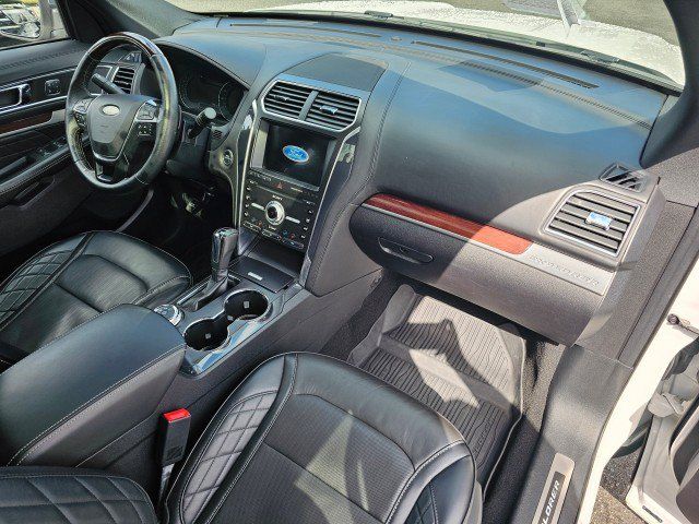 Used 2019 Ford Explorer Platinum AWD/4WD image 11