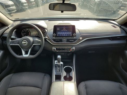 Used 2024 Nissan Altima 2.5 SV image 16