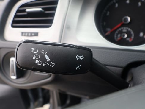 Used 2015 Volkswagen Golf Launch Edition FWD image 24