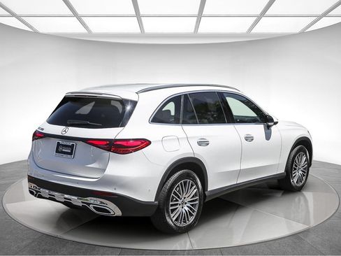 Certified 2026 Mercedes-Benz GLC 300 image 4