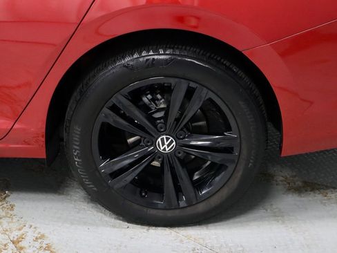 Used 2023 Volkswagen Jetta SE w/ Panoramic Sunroof Package FWD image 19