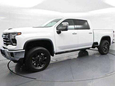Used 2024 Chevrolet Silverado 2500 LTZ AWD/4WD image 4