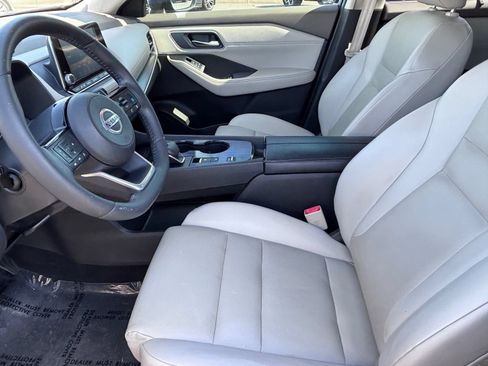 Used 2021 Nissan Rogue SV w/ Premium Package FWD image 18