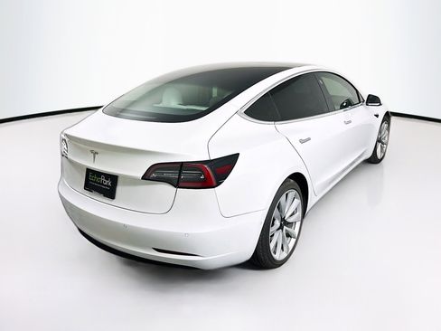 Used 2020 Tesla Model 3 Standard Range RWD image 9