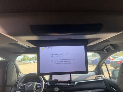 Used 2025 Toyota Sienna Limited AWD/4WD image 12