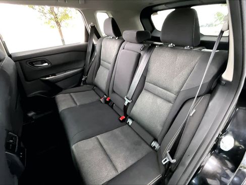 Used 2024 Nissan Rogue SV image 21