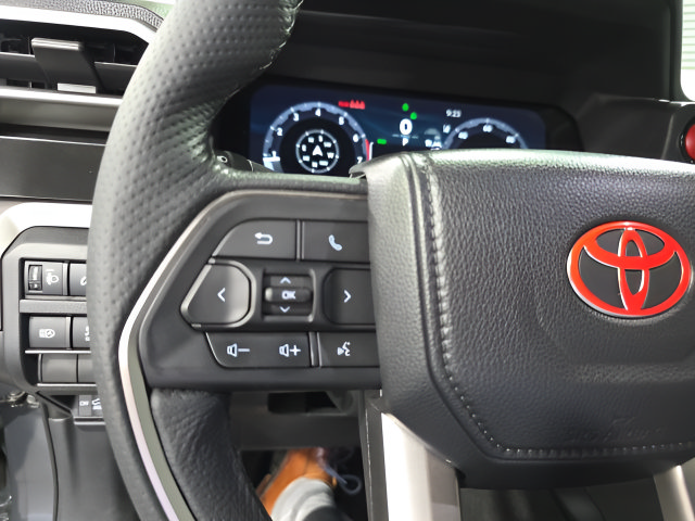 Used 2025 Toyota Tacoma TRD Off-Road AWD/4WD image 27