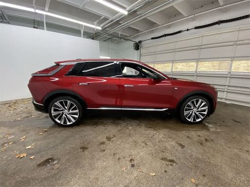 Certified 2025 Cadillac Lyriq Luxury w/ LPO, Floor Liner Package image 7