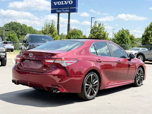 Used 2018 Toyota Camry XSE FWD image 11