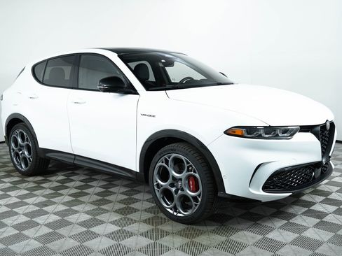 New 2024 Alfa Romeo Tonale Veloce image 1