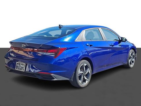 Used 2023 Hyundai Elantra SEL w/ Convenience Package FWD image 7