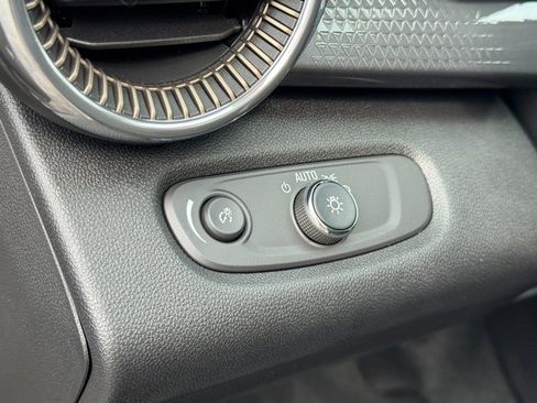 New 2026 Chevrolet Trax ACTIV w/ Sunroof Package image 36