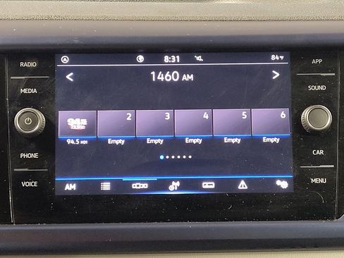 Used 2023 Volkswagen Taos SE w/ Panoramic Sunroof Package FWD image 25